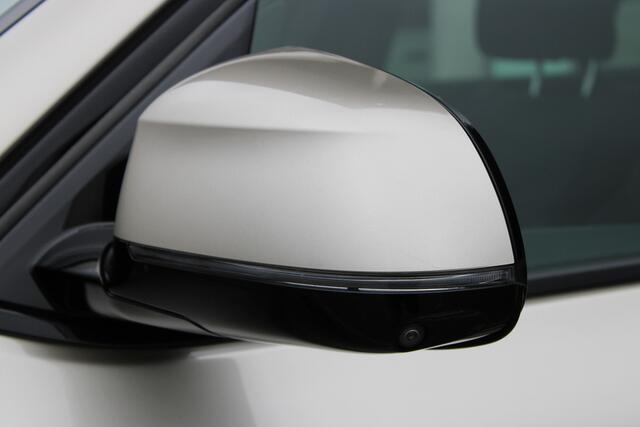 BMW X3 xDrive30i High Executive M Sport Automaat / Sportstoelen / Comfort Access / Adaptieve LED / Head-Up / Parking Assistant Plus / Stuurverwarming