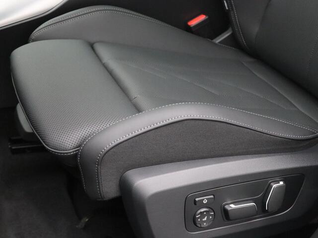 BMW X3 30e xDrive M Sportpakket Pro | Professional Pack | Premium Pack | Trekhaak | Iconic Glow