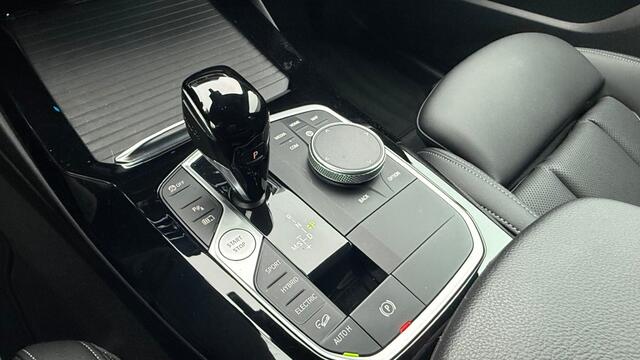 BMW X3 30E X-DRIVE M SPORT 20inch/Trekhaak/Live cockpit Prof