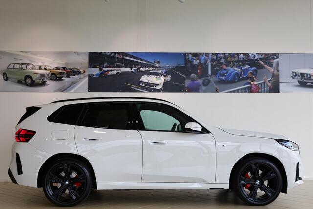 BMW X3 30e xDrive M Sportpakket Pro | Professional Pack | Premium Pack | Trekhaak | Iconic Glow