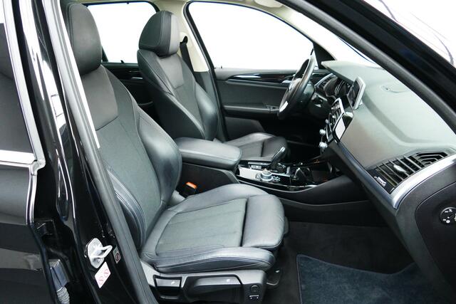 BMW X3 xDrive20i High Executive. Panodak, Camera, StoelVerw, Adap Cruise, 19"LMV, Haak 2400kg