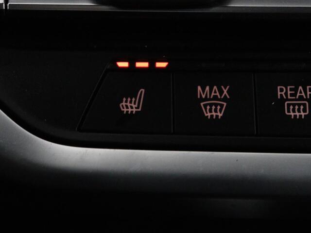 BMW X3 xDrive30e M Sport | Panoramadak | Head-Up | Stoelverwarming | Trekhaak | 360 Camera | Leder | Sportstoelen | Carplay | Sfeerverlichting | Laserlicht | Live Cockpit | Navigatie | PHEV | Plug In