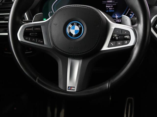 BMW X3 xDrive30e M Sport | Panoramadak | Head-Up | Stoelverwarming | Trekhaak | 360 Camera | Leder | Sportstoelen | Carplay | Sfeerverlichting | Laserlicht | Live Cockpit | Navigatie | PHEV | Plug In