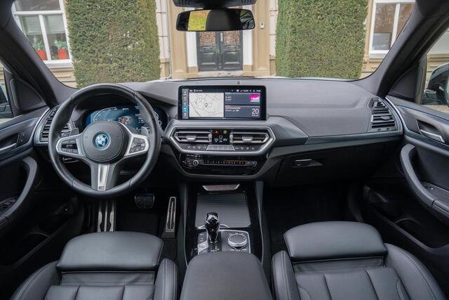 BMW X3 xDrive30e High Executive M-SPORT | KEYLESS | CAMERA | 20 INCH | SHADOWLINE | CARPLAY