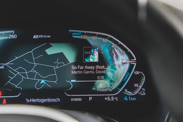 BMW X3 xDrive30e High Executive M-SPORT | KEYLESS | CAMERA | 20 INCH | SHADOWLINE | CARPLAY