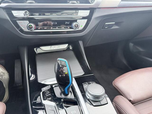 BMW X3 iX3 High Executive 80 kWh | Trekhaak | X3M look | Pano | Leer