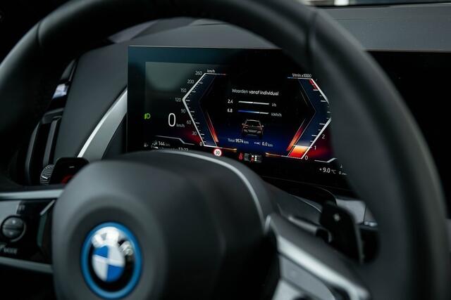 BMW X3 30e xDrive M Sport Pro | Panorama | Harman/Kardon | Head-Up | Memory Seats |Trekhaak | Driving Ass. Plus | 360° | 20 Inch | Iconic |