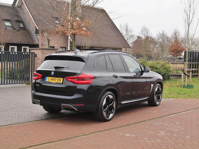 BMW X3 iX3 High Executive 80 kWh | Panoramadak | 360 Camera | Harman Kardon | Head-Up Display | Apple Carplay |