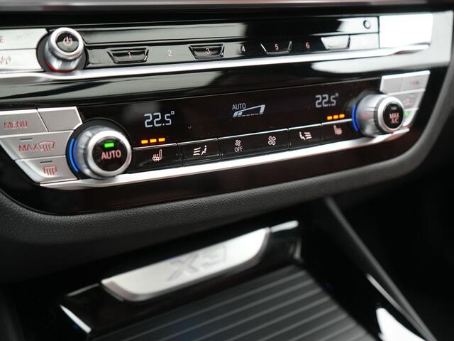 BMW X3 xDrive30e High Executive Plug In Hybrid 293pk PHEV | Panodak | Head Up | Camera | Lederen Sportstoelen & Stuur Verwarmd | Sfeerverlichting | Adaptive LED | Hifi Audio | Blis | Keyless | Navigatie | DAB |