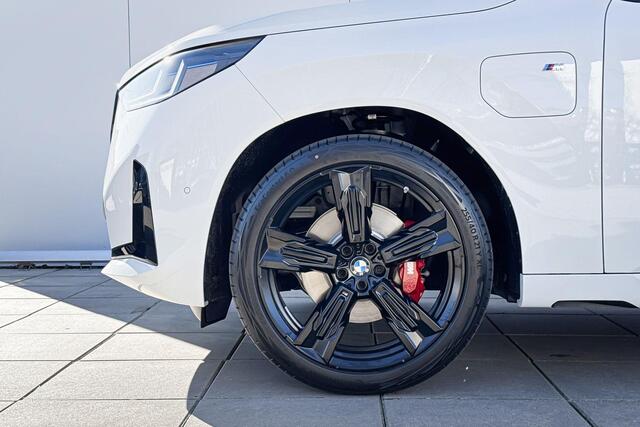 BMW X3 30e xDrive M-Sport / Trekhaak / Glazen dak / Driving Assistant Plus / 22 inch / Stoelventilatie / Harman Kardon Audio / Head Up Display