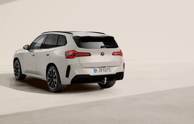 BMW X3 30e xDrive M-Sport Pro / Pano / Trekhaak / ACC