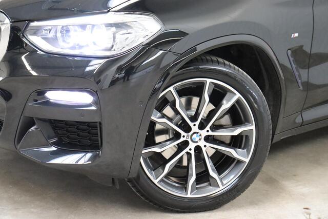 BMW X3 xDrive20i High Executive M Sport Pakket Automaat / Panoramadak / Trekhaak / Leder / Driving Assistant / Navigatie Professional / Head-Up Display / Stoelverwarming / Chrome Line / Hifi / Active Protection / Uitgebreide LED-koplampen / 20 Inch / Multifuncti