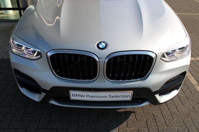BMW X3 xDrive20i High Executive Automaat / Trekhaak / Adaptieve LED / Achteruitrijcamera / Live Cockpit Professional / Stoelverwarming
