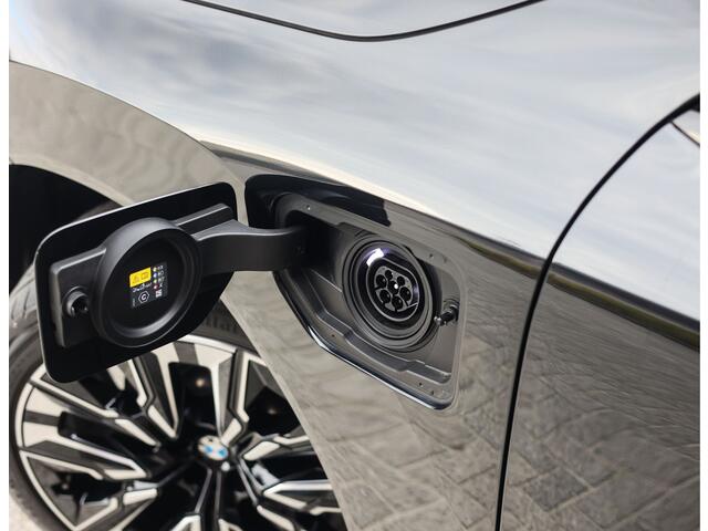 BMW X3 30e xDrive | Pano - Trekhaak - HUD