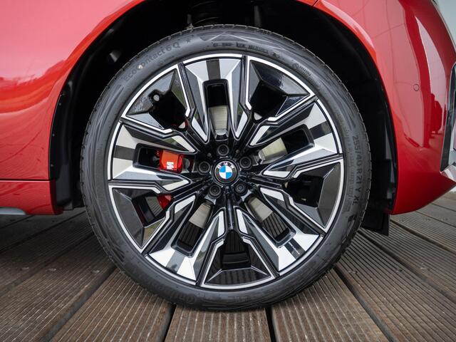 BMW X3 30e xDrive | M Sportpakket Pro | Comfort Pack | Harman Kardon | Stuurwielrand verwarmd | Comfort Access | Panoramadak | Stoelventilatie | Trekhaak