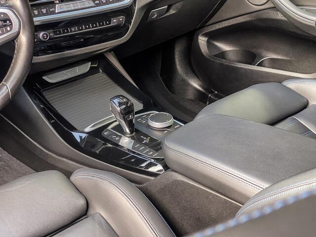 BMW X3 xDrive30e 292PK High Executive M-Sport | M-SPORT KUIPSTOELEN | HEAD-UP | PANO | HARMAN KARDON | SHADOWLINE |