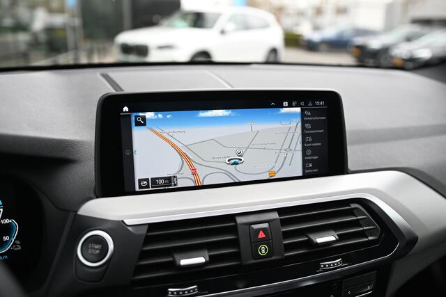 BMW X3 xDrive30e High Executive M Sport Automaat / Panoramadak / Sportstoelen / Comfort Access / Harman Kardon / Getint glas / LED