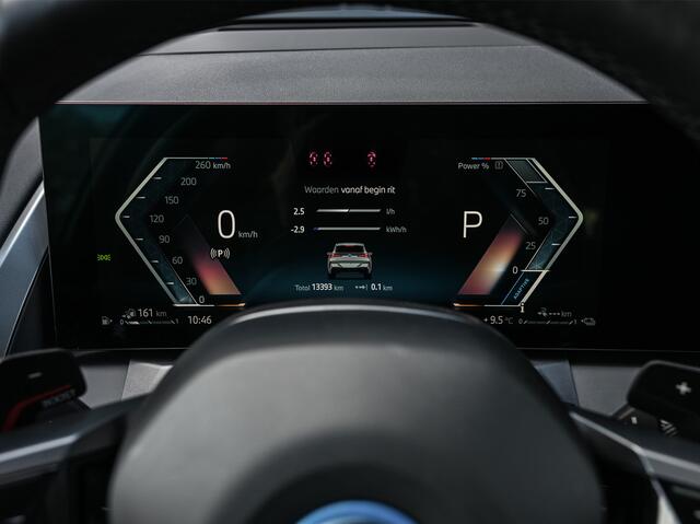 BMW X3 30e xDrive M Sport | Iconic glow grill | 360 Camera | Active cruise | Comfort access | Trekhaak | Ambiance interieur