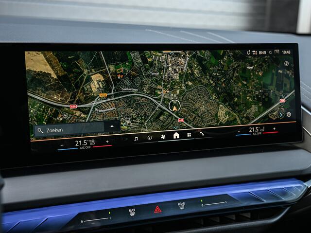 BMW X3 30e xDrive M Sport | Iconic glow grill | 360 Camera | Active cruise | Comfort access | Trekhaak | Ambiance interieur