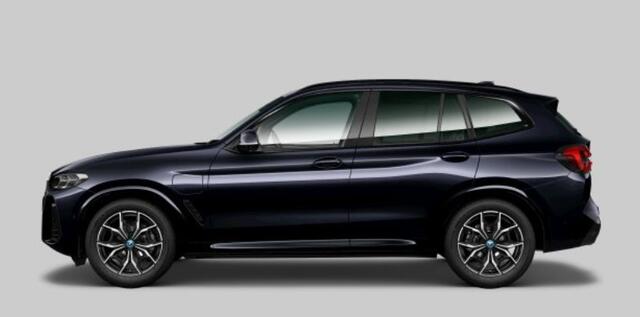 BMW X3 xDrive30e High Executive M Sport - Trekhaak - Panoramadak - Active Cruise Control - Parking Assistant Plus - Comfort Access - Head up - Getinte/geluiddempende ruiten - zonneschermen achter - Sportstoelen -