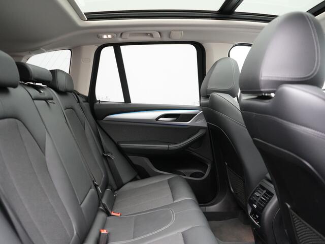 BMW X3 xDrive30e Sportline PHEV 293pk Dealer O.H | Trekhaak Af Fabriek | Panodak | Head Up | Sportstoelen Verwarmd | Sfeerverlichting | Keyless | Apple Carplay | LED Koplampen | Blis | Navigatie | DAB | Cruise Control | Plug In Hybrid |