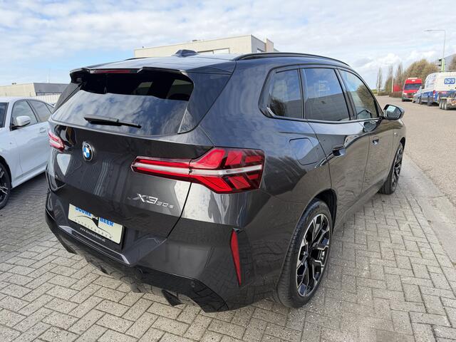 BMW X3 30e xDrive M Sport Pano-Dak | Iconic Glow | 360-Camera | Leer