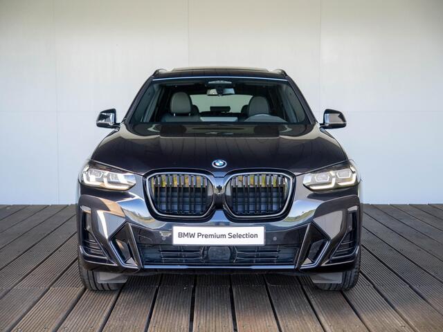 BMW X3 iX3 | Executive | Parking Pack | Achteruitrijcamera | Stoelverwarming | Driving Assistant Professional | 19''