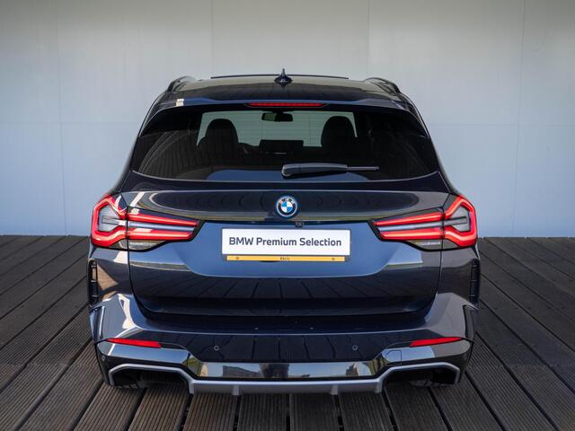 BMW X3 iX3 | Executive | Parking Pack | Achteruitrijcamera | Stoelverwarming | Driving Assistant Professional | 19''