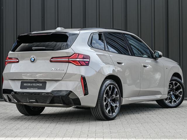 BMW X3 30e xDrive M-sport | Panorama dak | Head-Up | Camera | Comfort access | Ambiance interieur | Trekhaak |