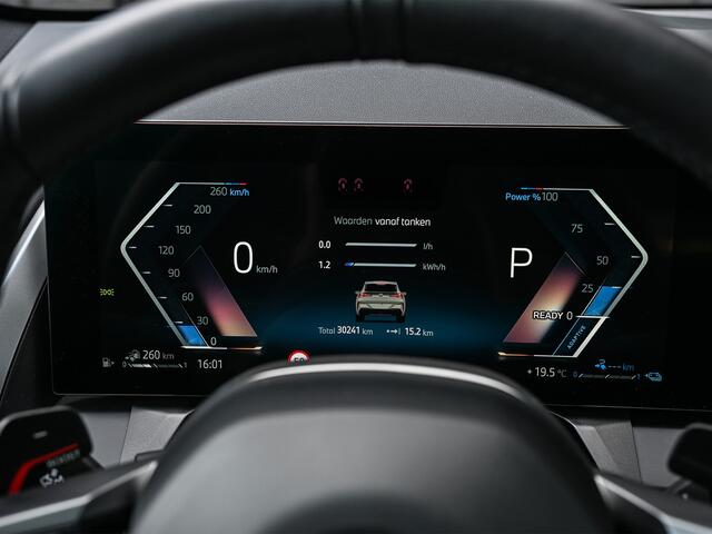 BMW X3 30e xDrive M-sport | Panorama dak | Head-Up | Camera | Comfort access | Ambiance interieur | Trekhaak |