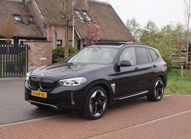 BMW X3 iX3 High Executive 80 kWh | Panoramadak | Trekhaak | Head-Up Display | 360 Camera | Harman Kardon | Sfeerverlichting |