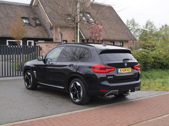 BMW X3 iX3 High Executive 80 kWh | Panoramadak | Trekhaak | Head-Up Display | 360 Camera | Harman Kardon | Sfeerverlichting |