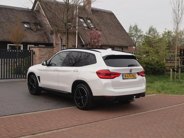 BMW X3 iX3 High Executive 80 kWh | Panoramadak | Trekhaak | Head-Up Display | 360 Camera | Harman Kardon | Sfeerverlichting |