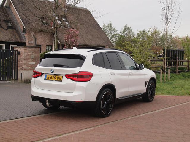 BMW X3 iX3 High Executive 80 kWh | Panoramadak | Trekhaak | Head-Up Display | 360 Camera | Harman Kardon | Sfeerverlichting |