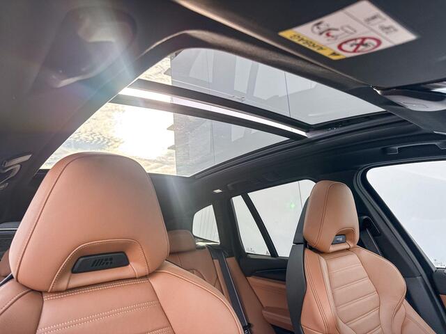 BMW X3 xDrive30e M-Sport / Harman Kardon / Head Up / Glazen Schuifdak / 21 inch / Driving Assistant / M-Stoelen / Stuurwielrand verwarming / Trekhaak