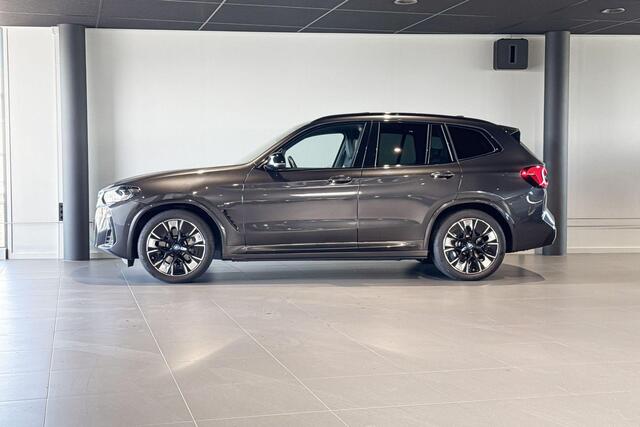 BMW X3 iX3 Executive 80 kWh | M Sport | Glazen Panoramadak | Stoelverwarming | Trekhaak |