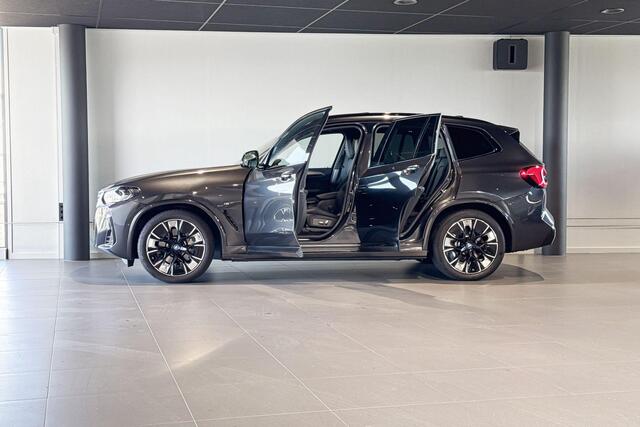 BMW X3 iX3 Executive 80 kWh | M Sport | Glazen Panoramadak | Stoelverwarming | Trekhaak |