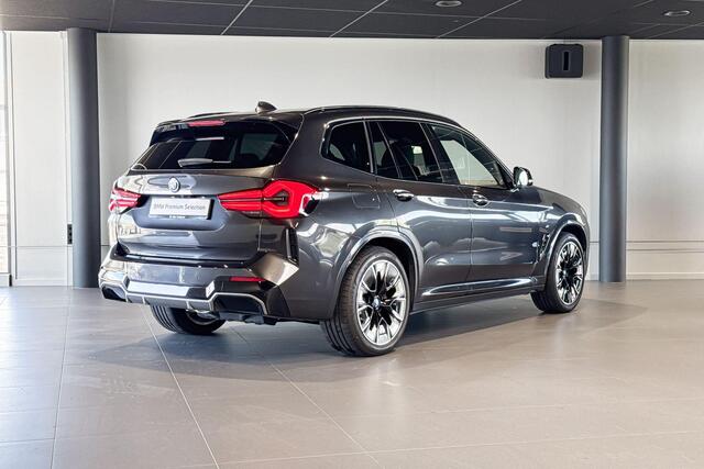 BMW X3 iX3 Executive 80 kWh | M Sport | Glazen Panoramadak | Stoelverwarming | Trekhaak |