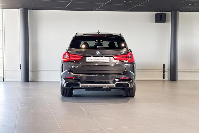 BMW X3 iX3 Executive 80 kWh | M Sport | Glazen Panoramadak | Stoelverwarming | Trekhaak |
