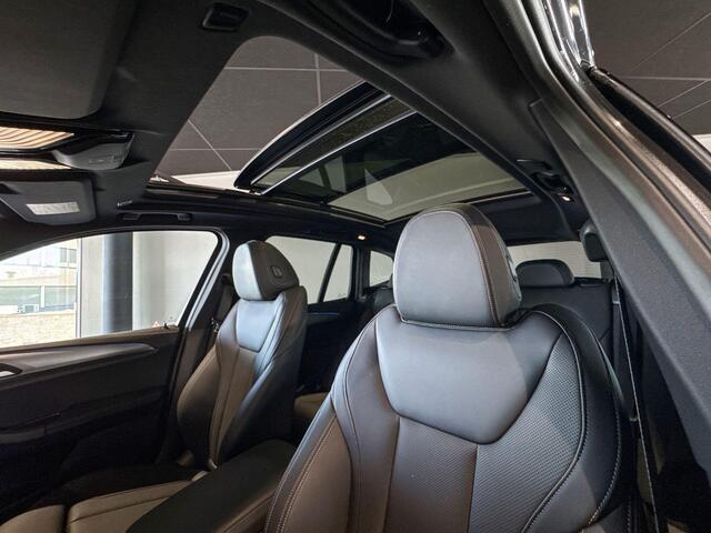 BMW X3 iX3 Executive 80 kWh | M Sport | Glazen Panoramadak | Stoelverwarming | Trekhaak |