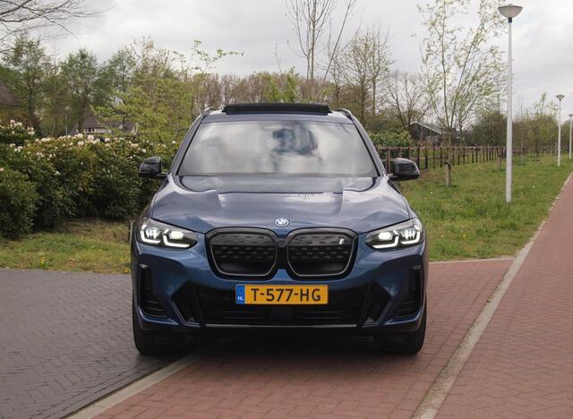 BMW X3 iX3 Executive 80 kWh | Panoramadak | Camera | Sfeerverlichting | Apple Carplay | Cruise Control |
