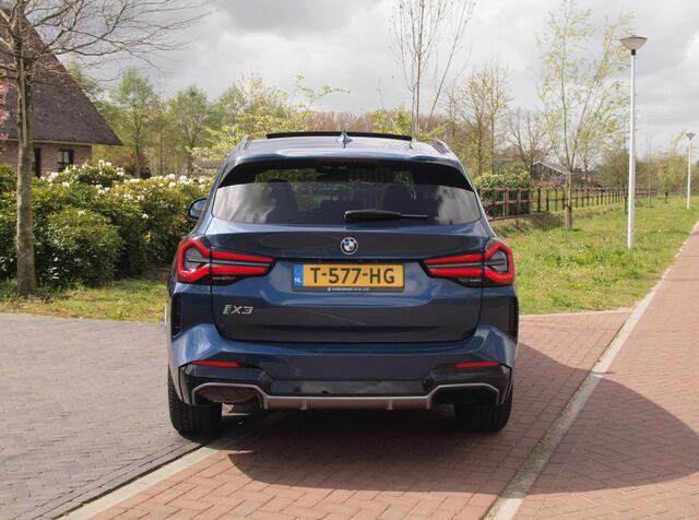 BMW X3 iX3 Executive 80 kWh | Panoramadak | Camera | Sfeerverlichting | Apple Carplay | Cruise Control |