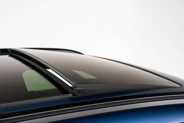 BMW X3 xDrive30e M Sport - Trekhaak - Panoramdak - Park/Driving Assistant - Grootlichtassistent - Elektrisch verwarmde voorstoelen - Getinte ruiten - Head up - Harman kardon -