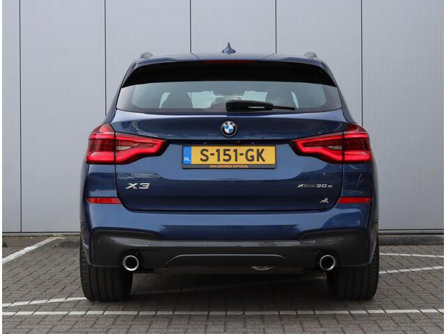 BMW X3 xDrive30e M-sport | Pano | Trekhaak | 360 Camera | Head-up | Leder |