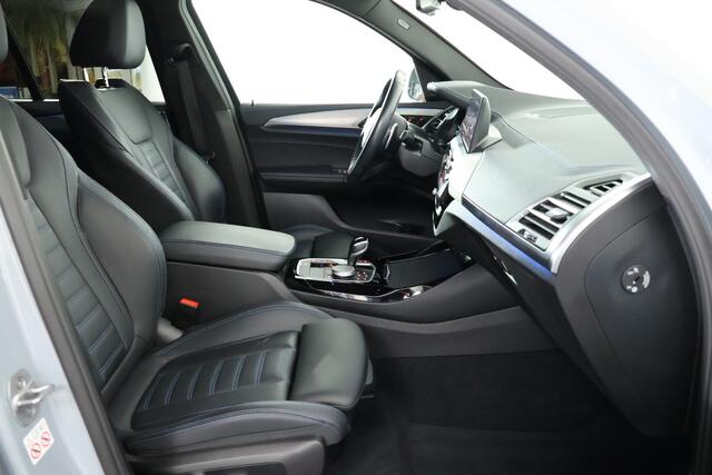 BMW X3 xDrive30e M-Sport / Panorama / Leder / HUD / Trekhaak / ACC / 360 Camera
