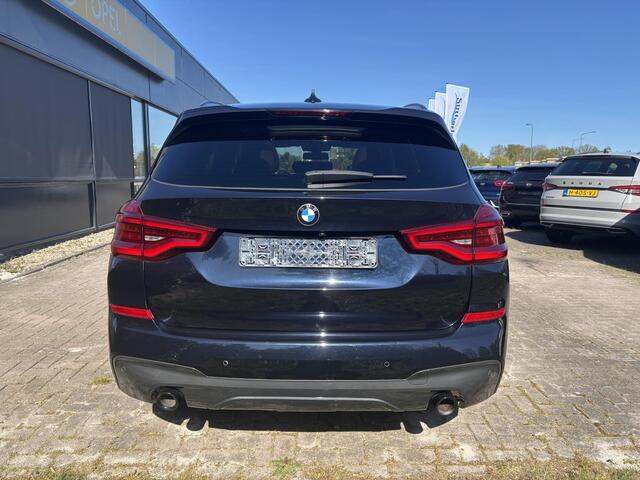 BMW X3 xDrive30e M Sport Plug-in Hybrid 292pk | VOL! | Panormamadak | Adaptive cruise | Trekhaak | M-pakket | Sportstoelen | 21 inch | Head-up Display | Memory seats | Harman Kardon | 360 graden camera | Keyless | Stoelverwarming | Adaptief deming systeem | Draa