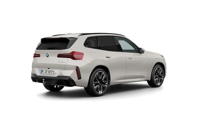 BMW X3 30e xDrive I M sport Pro | Trekhaak | Glazen Panoramadak | Professional Pack | Comfort Pack | Premium Pack | Extra getint glas achter | Adaptief Onderstel | Driving Assistant Professional |