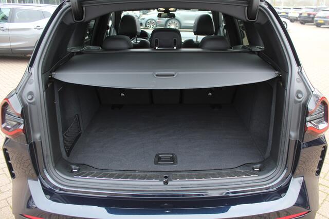 BMW X3 iX3 High Executive 80 kWh / Trekhaak / Panoramadak / 360Camera / Head-up / 20'' / Leder / Harman Kardon / Sfeerverlichting / Dodehoek / DAB / Stoelverwarming / ACC