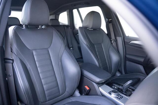 BMW X3 xDrive20i | M Sportpakket | High Executive | Navigatiesysteem Professional | HiFi | Sportstoelen | Driving Assistant