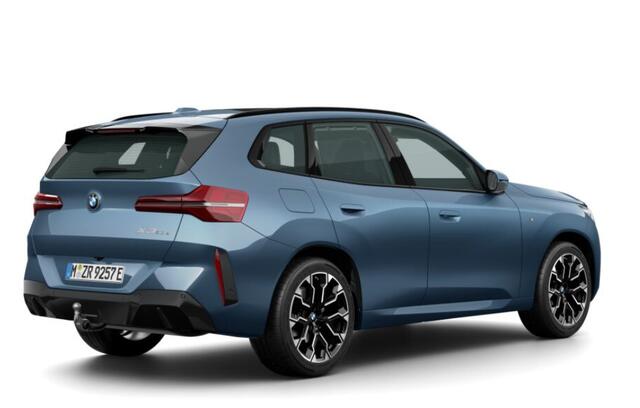 BMW X3 30e xDrive M sport pakket Pro | Travel en Comfort System | Extra getint glas | Panoramadak | Iconic Glow extrieur | Elektrische trekhaak